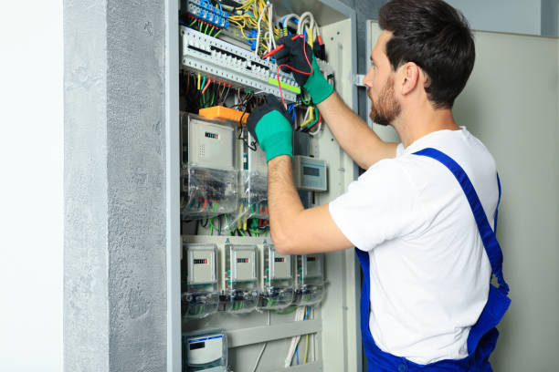 Best Licensed Electrician  in Geneva, OH